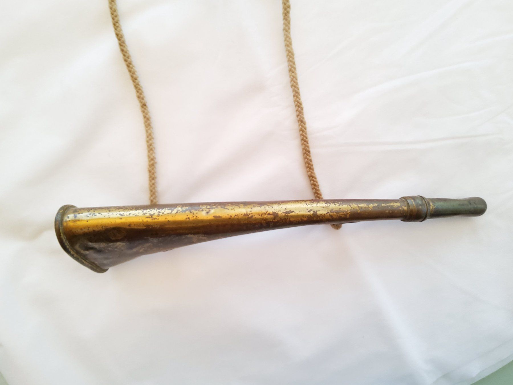Tutti gli attrezzi: Antique cor de chasse avec cordelette  – Usato da Malleray venduto da Broc-Mo 3