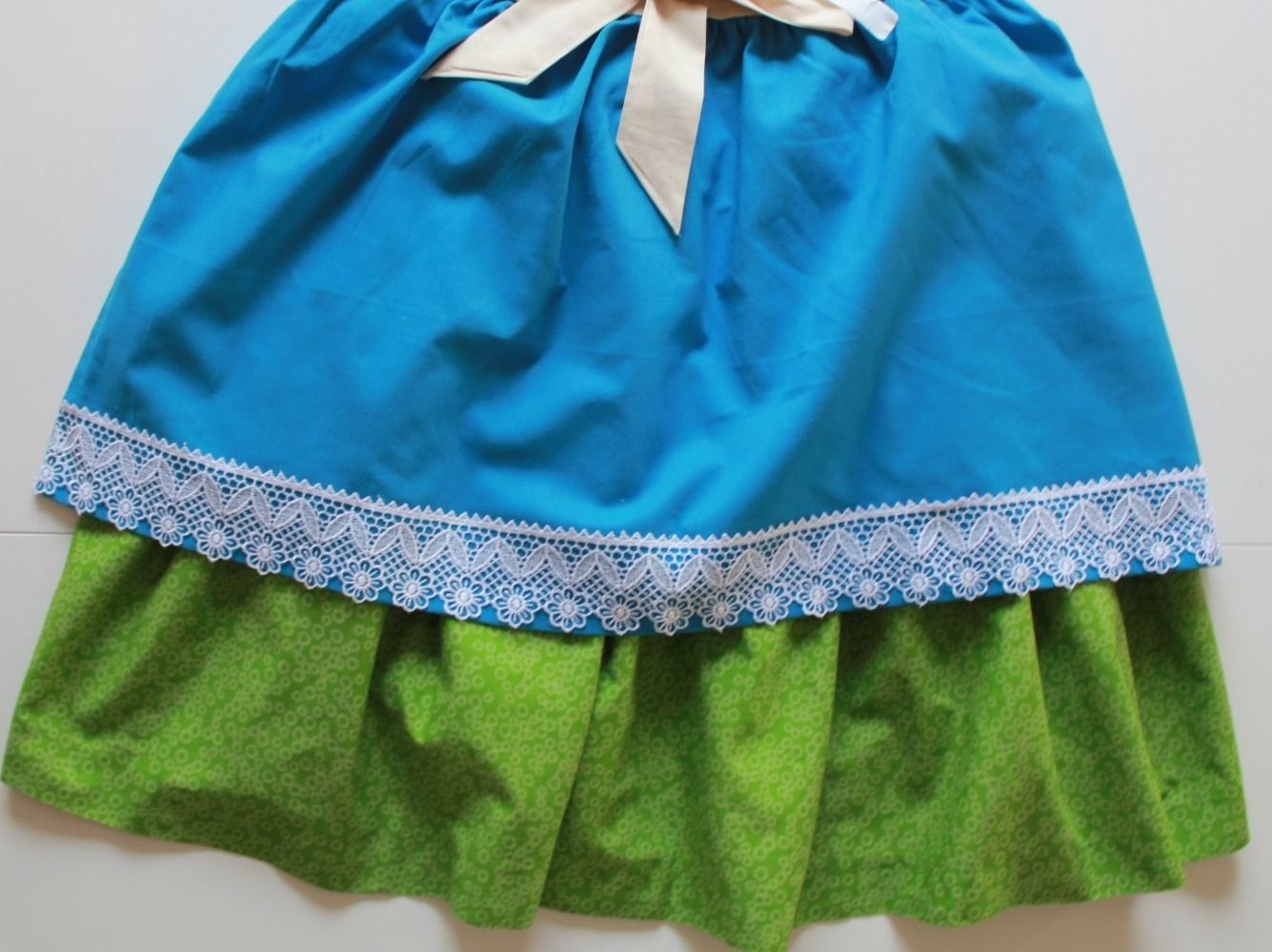 Costumi: Dirndl STOIBER t. 36 - Oktoberfest  Beer – Usato da Peseux venduto da Gilloss 2