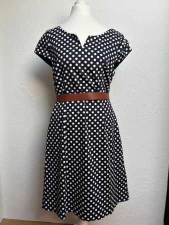 Angenehmes Sommerkleid Gr. 40 von comma - neuwertig