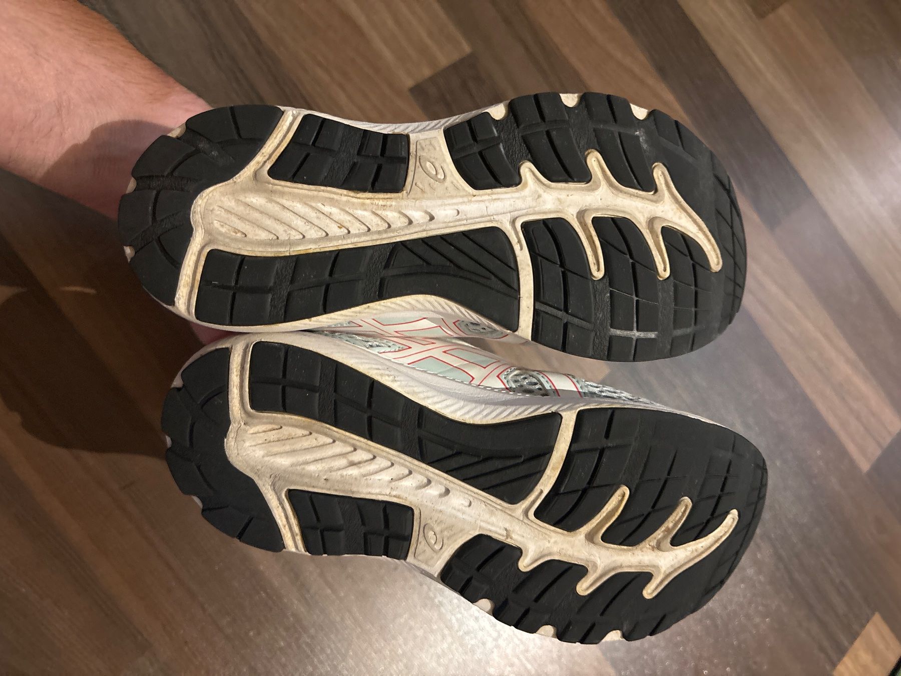 Asics Scarpe per ragazze: Asics Kinderschuhe Turnschuhe Gr. 32.5 – Usato da Goldingen venduto da OnlineVerk 1