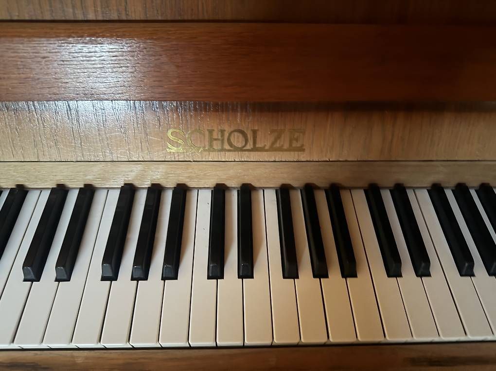 Strumenti musicali: Piano droit Scholze – Usato da Corcelles-Payerne venduto da ano_rhf8 1