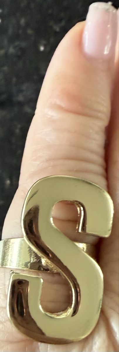 Anelli: Goldfarbener Buchstaben Ring "S" - Elegantes Accessoire! – Nuovo (secondo la descrizione) da Lyss venduto da Sibella56 1