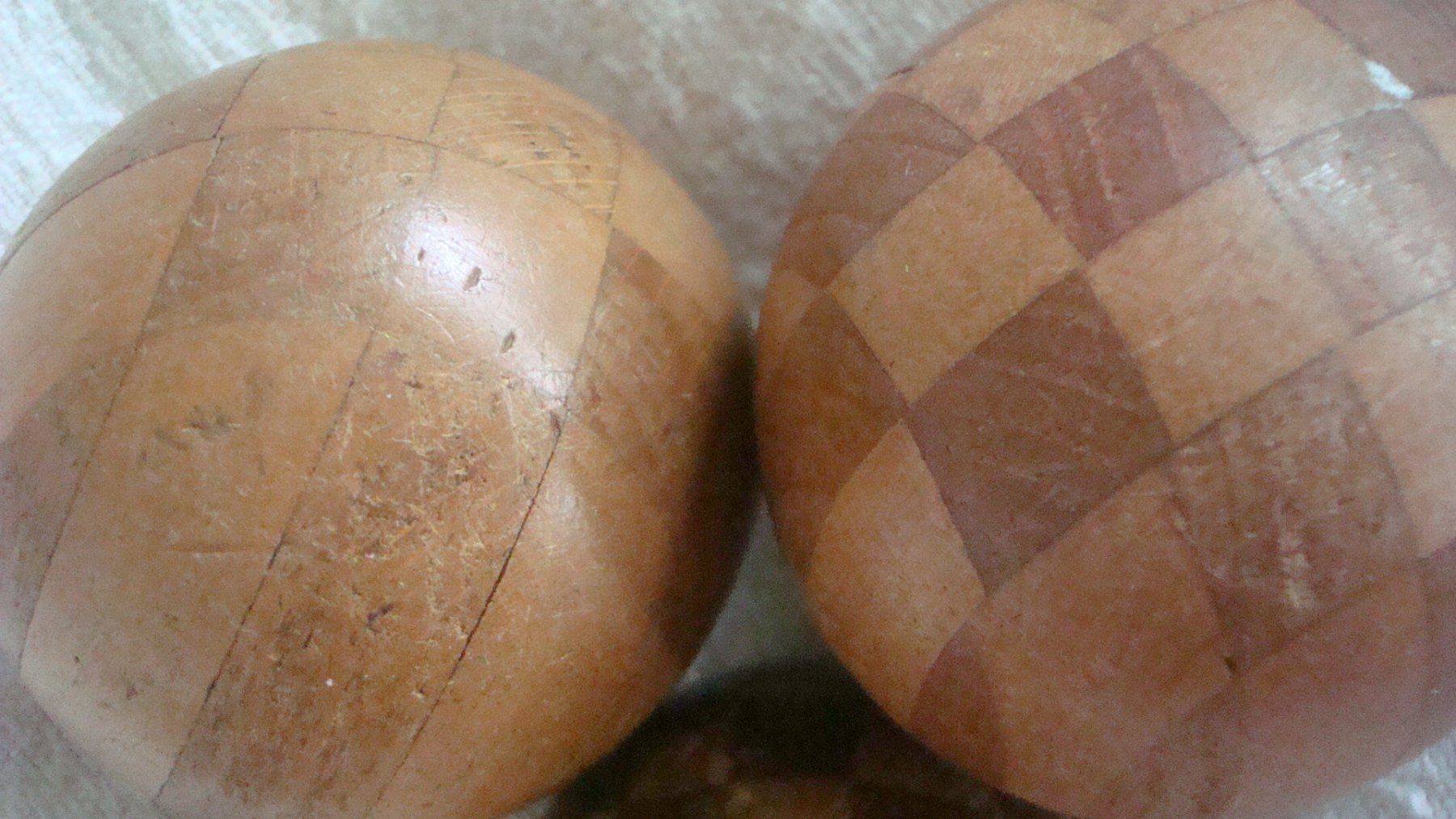 Tutte le decorazioni: 3 alte Holzstopfkugeln 5 - 6 cm – Usato da Münchenstein venduto da Pesci6 2