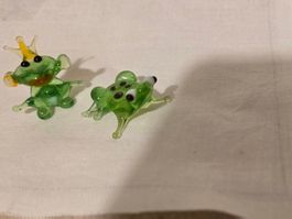 Deux grenouilles en verre pour collection