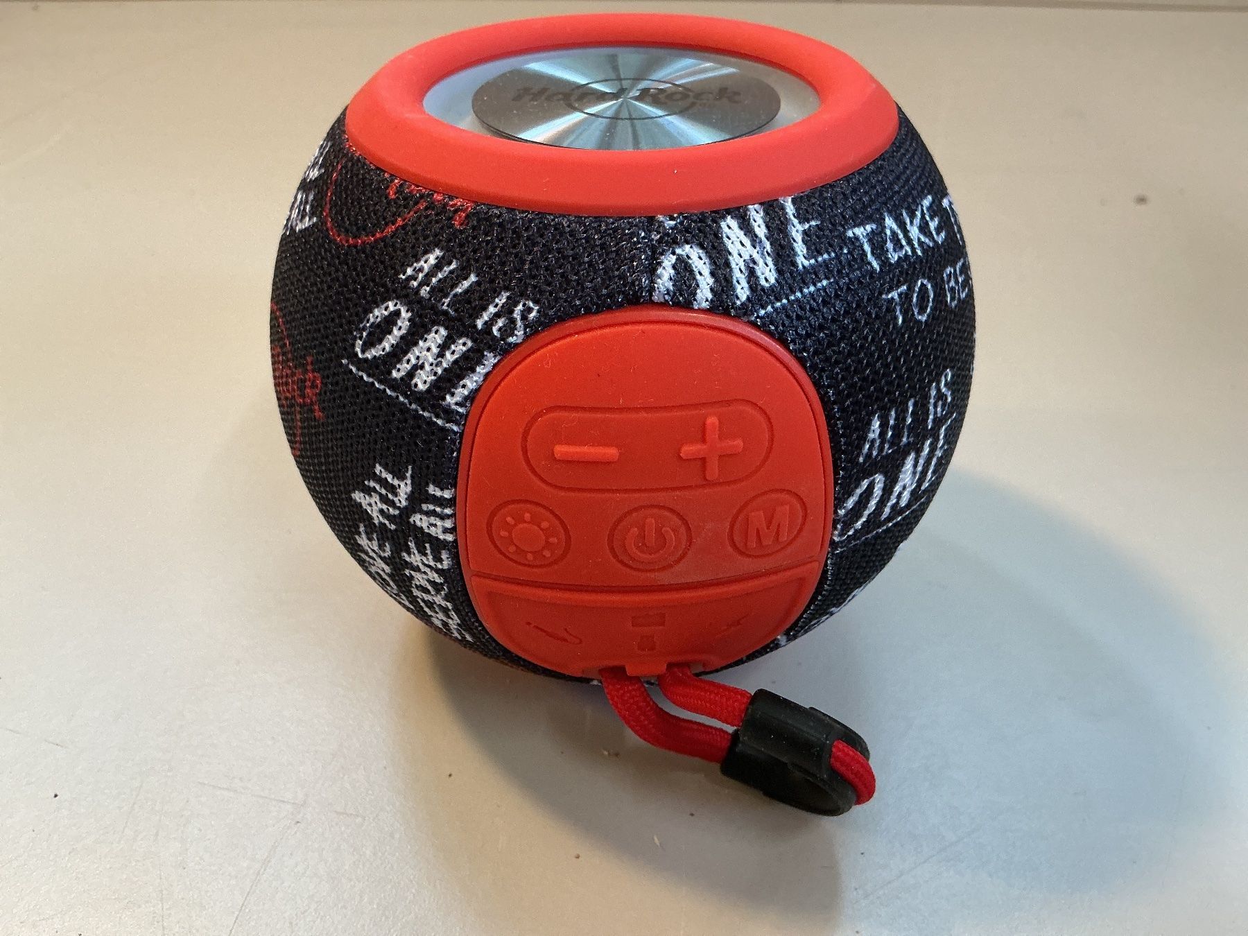 Casse acustiche: Hard Rock Wireless Portable Speaker neuwertig – Nuovo (secondo la descrizione) da Kappel SO venduto da su71 2