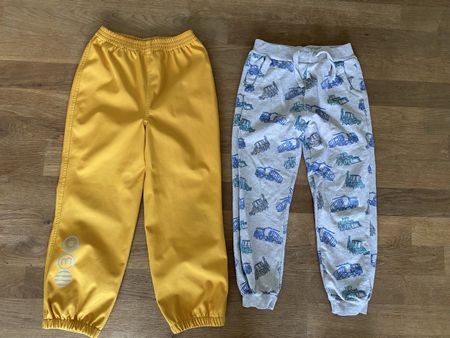 2 Hosen Minymo Grösse 116 Outdoor und mit Autos
