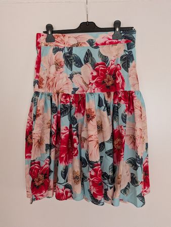 Midi-Rock Blumenmuster (EUR 38)