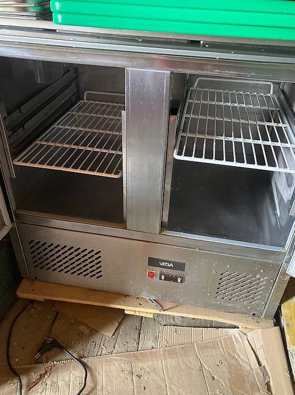 Appareils de cuisine: Saladette Vega à vender – D'occasion à Treytorrens-Payern par Chefrob 2