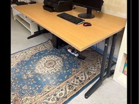 Scrivanie: Grosser Schreibtisch ideal fürs Büro! – Nuovo (secondo la descrizione) da Wollerau venduto da finu1507