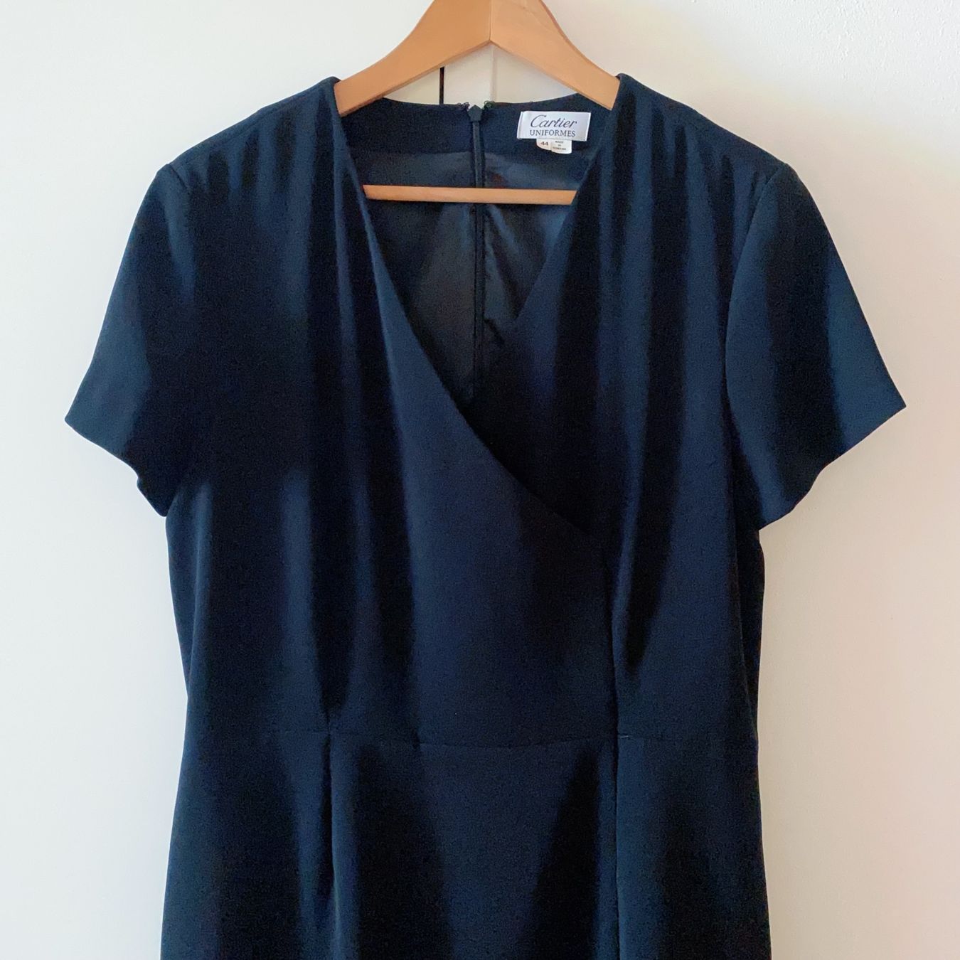 Vestiti: Schwarzes Sommerkleid, elegantes Wickeldesign – Nuovo (secondo la descrizione) da Luzern venduto da Sommer_26 1