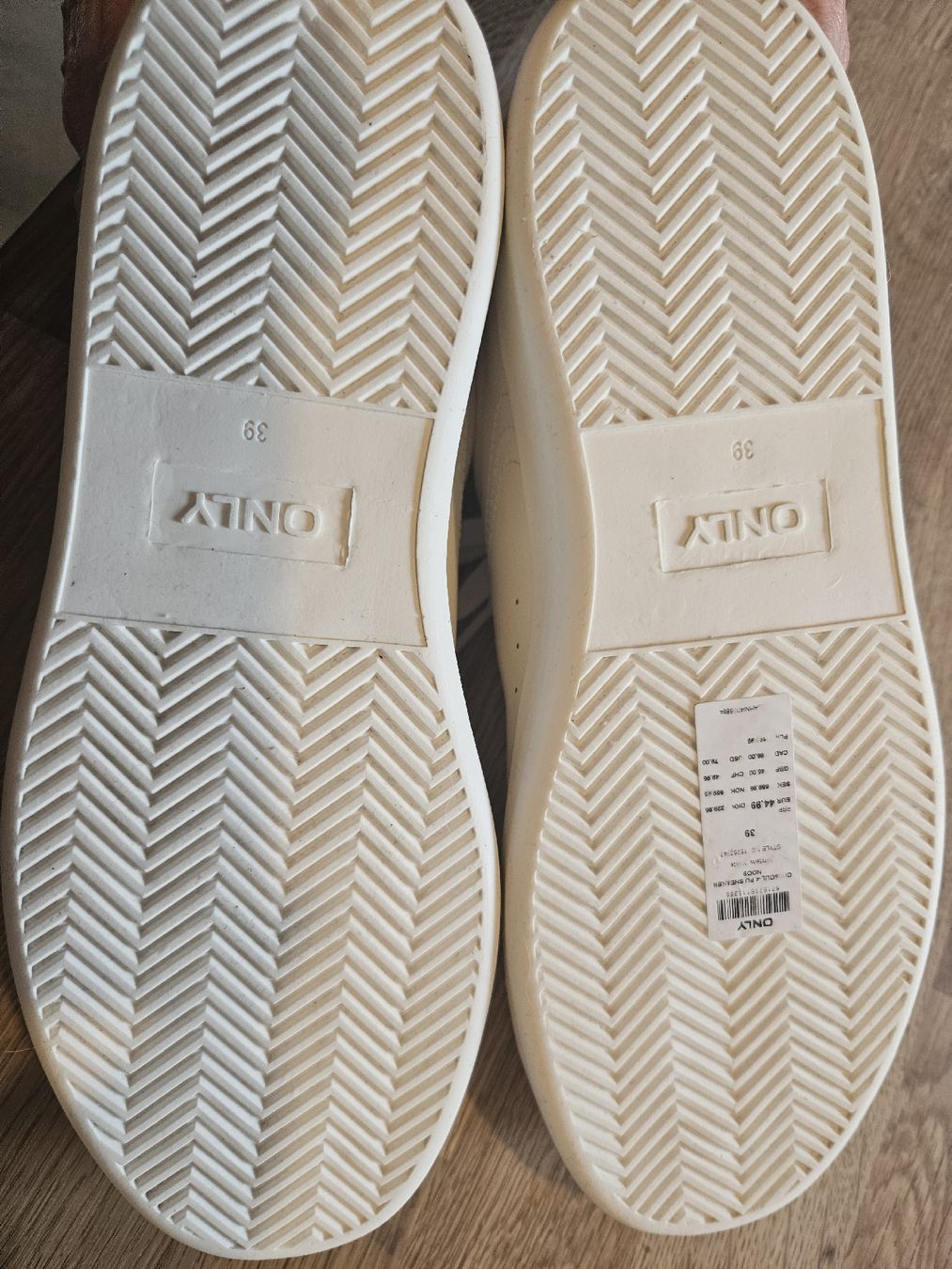 Only Scarpe da donna: Only Sneaker, Grösse 39, Neu mit Etikett – Nuovo (secondo la descrizione) da Uettligen venduto da Polarbaer8 8