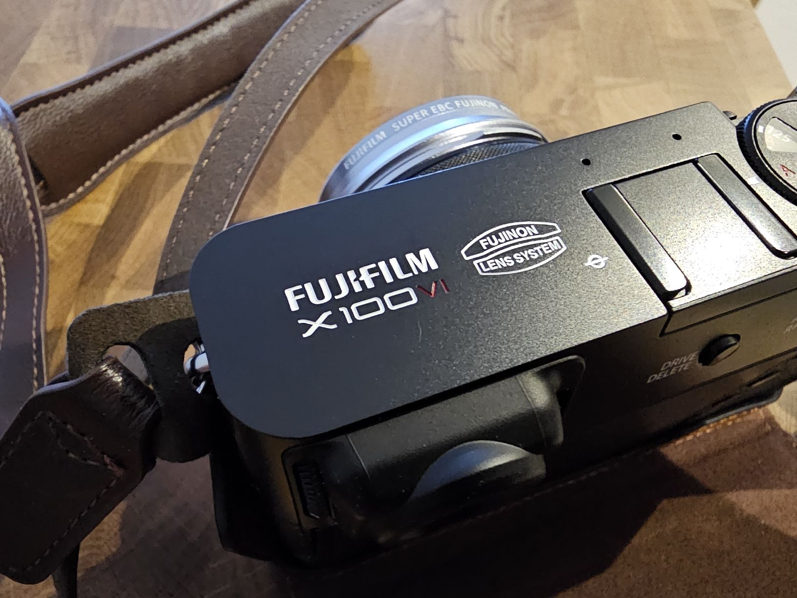 Fujifilm Fotocamera: Fujifilm X100VI - Shutter count : 300 – Nuovo (secondo la descrizione) da Le Sentier venduto da lau_2pxp 2