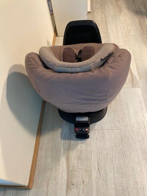 Maxi-Cosi Seggiolini per auto: Maxi Cosi 2wayfix Station mit Kindersitz – Usato da Zürich venduto da Laura1079 7