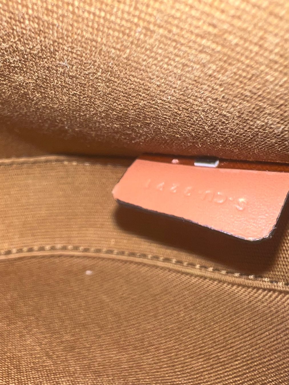 Celine Borse da donna: CELINE Triomphe Triangle Bag Mini. – Usato da Zürich venduto da Roon123 3