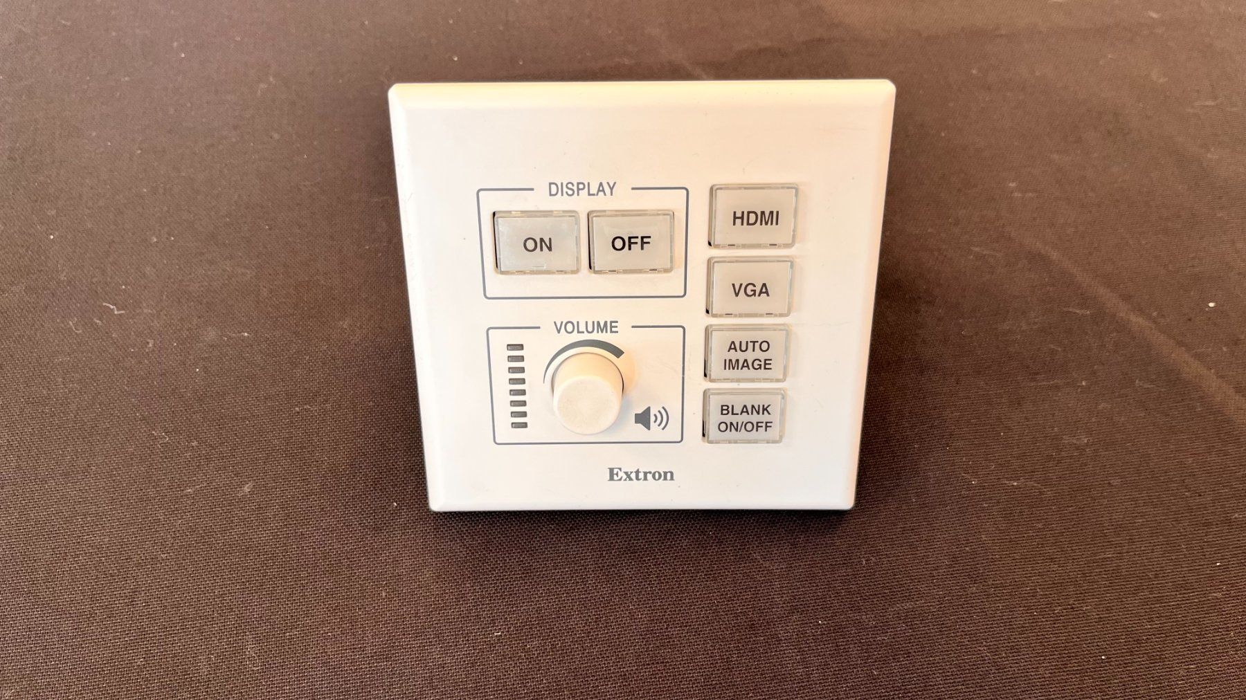 Home Cinema: Extron MLC Plus 100 – Usato da Bern venduto da NIKA-SYSTEMS