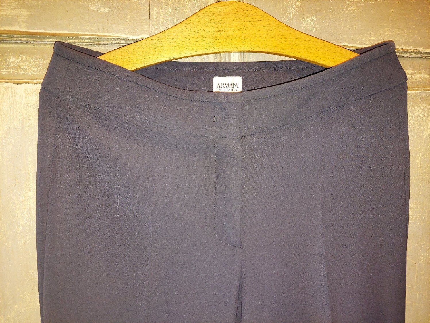 Armani Pantaloni: Armani Collezioni . Hose stahlblau 36 – Nuovo e nell'imballaggio originale da Besenbüren venduto da teluride89 2