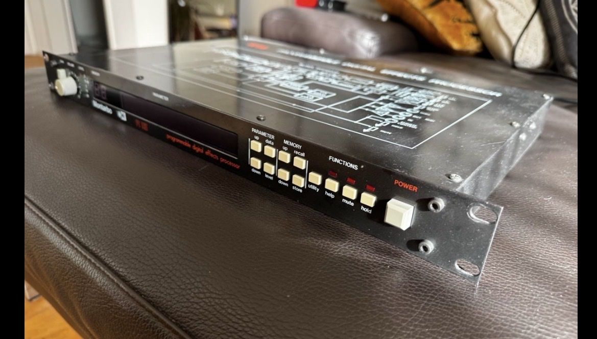 Strumenti musicali: Montarbo R16 - Digital Effects Processor, Reverb, Delay, etc – Usato da Zürich venduto da 1cut2 3