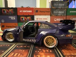 Porsche 911 RWB Furusato lila  1:18
