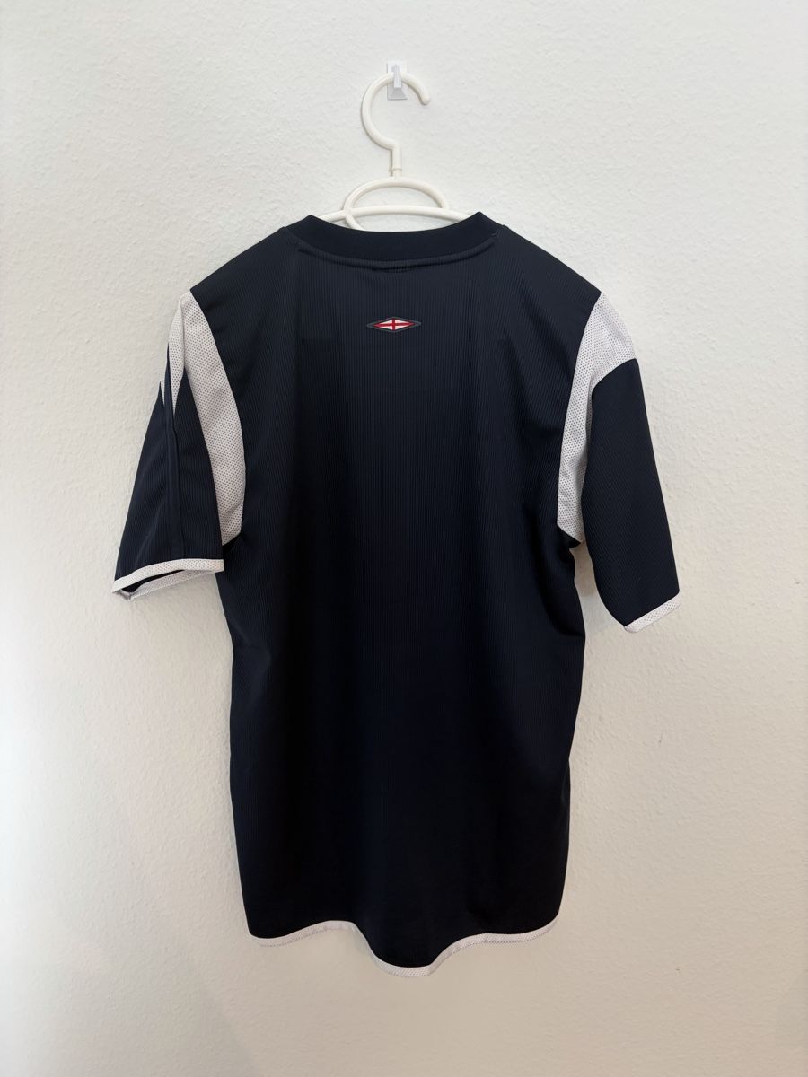 Umbro Leibchen & Hosen: England 2004 Trainingstrikot (S) – Gebraucht aus Basel von Ringolero 1