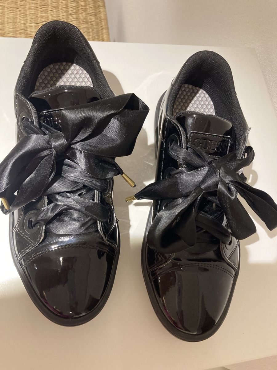 Guess Scarpe da donna: Guess Sneakers, Gr. 40 – Usato da Azmoos venduto da alix001 1