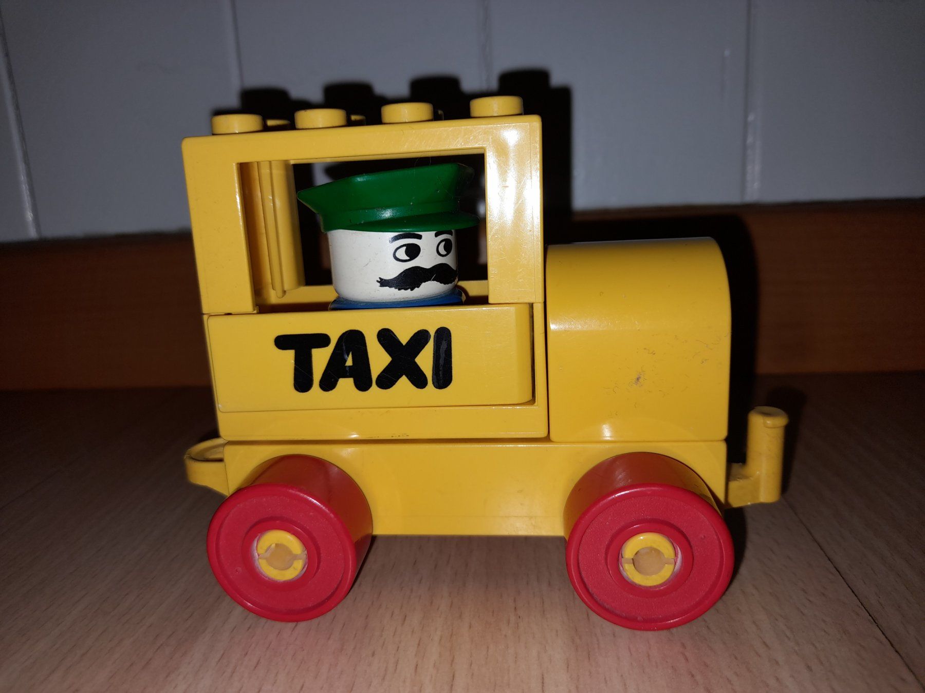 Lego Spielzeuge: Lego Duplo Taxi 535 Klassiker – Gebraucht aus Wittenbach von Gugielmo
