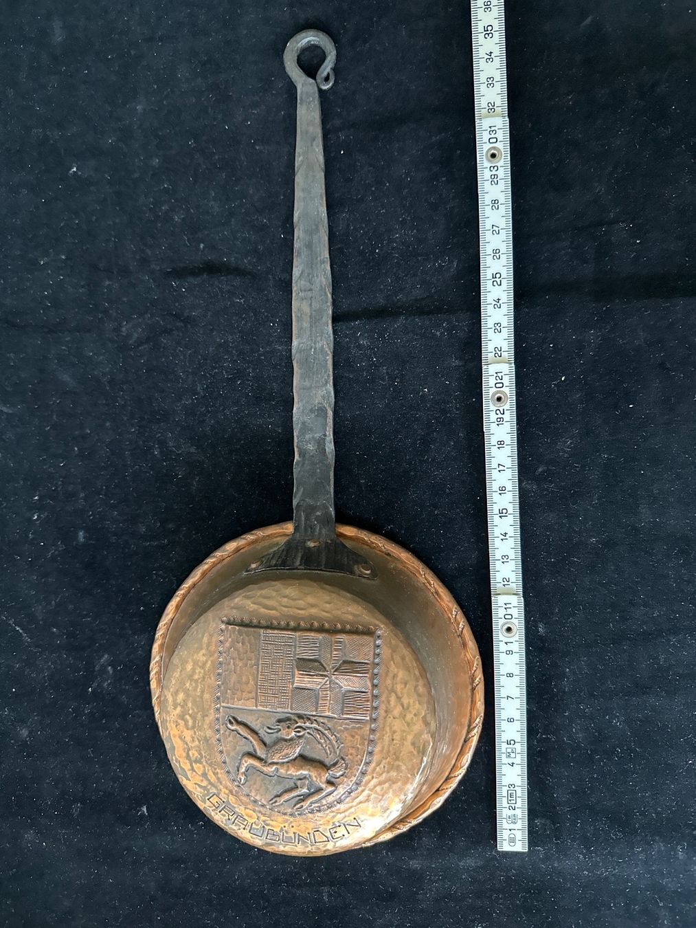 Poêles: Kupfer-Pfanne mit Bündner-Wappen – D'occasion à Zürich par Chaeffeler 3