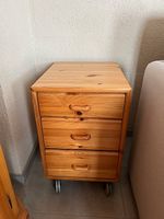 Rollcontainer aus Kiefernholz mit 3 Schubladen