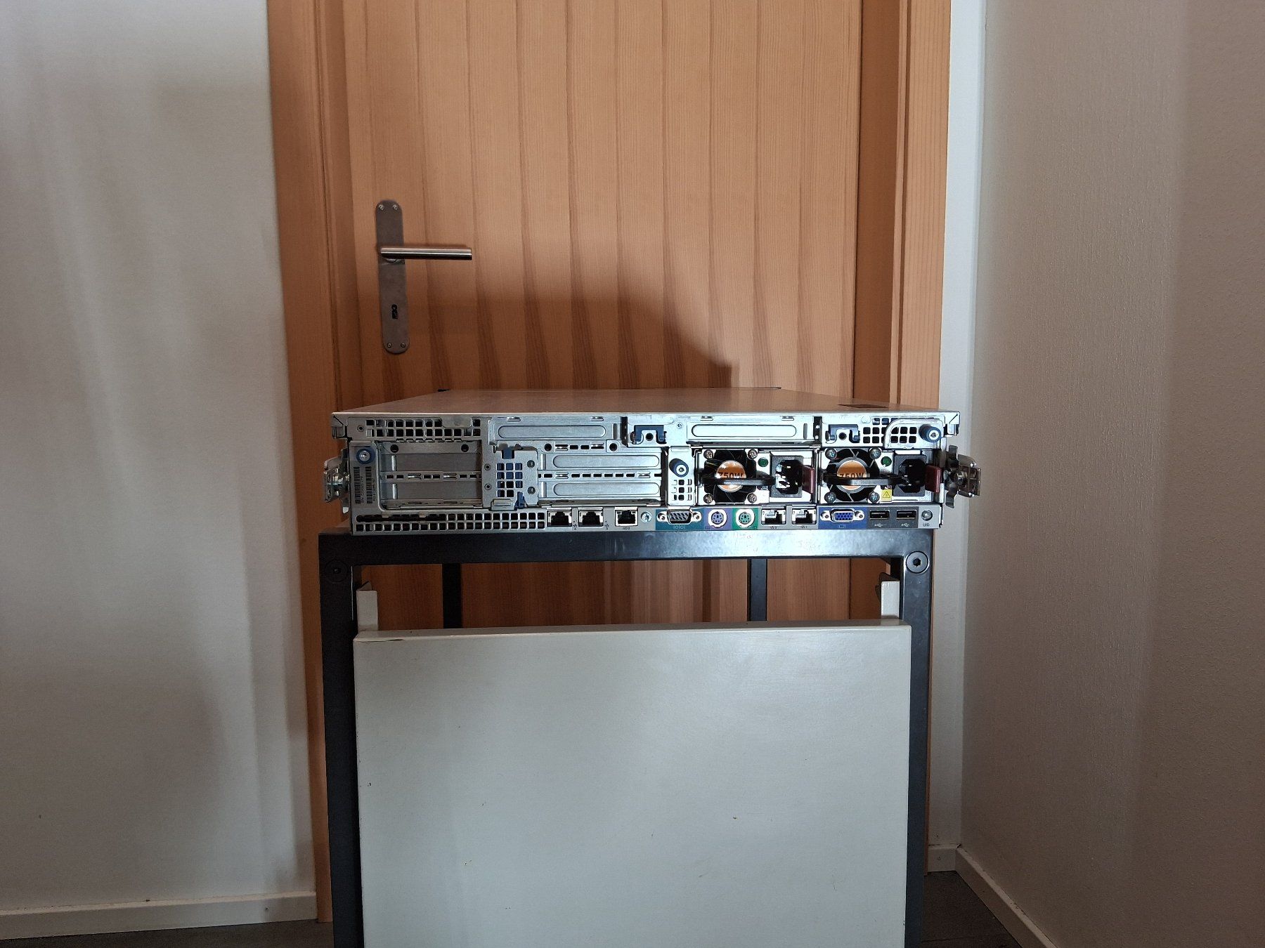Server: HP ProLiant DL380 G6 2U Rack-Server – Usato da innertkirchen venduto da gold242 2