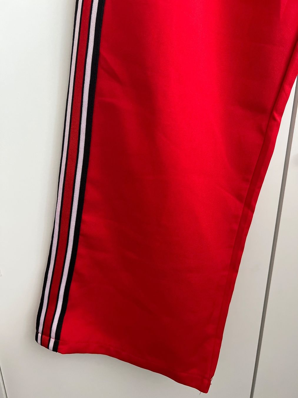 Pantaloni: Pantalon rouge taille M – Nuovo (secondo la descrizione) da Renens VD venduto da sar_bwz5 1