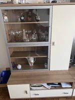 Wohnwand / TV-Möbel mit Vitrine