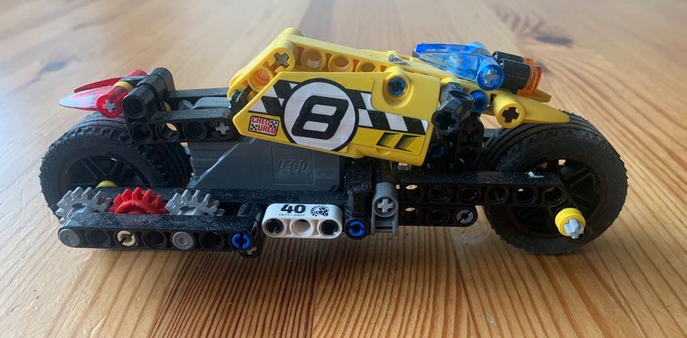 Lego Technic Stunt Bike (Gebraucht) in Zürich für CHF 4 – nur Abholung ...