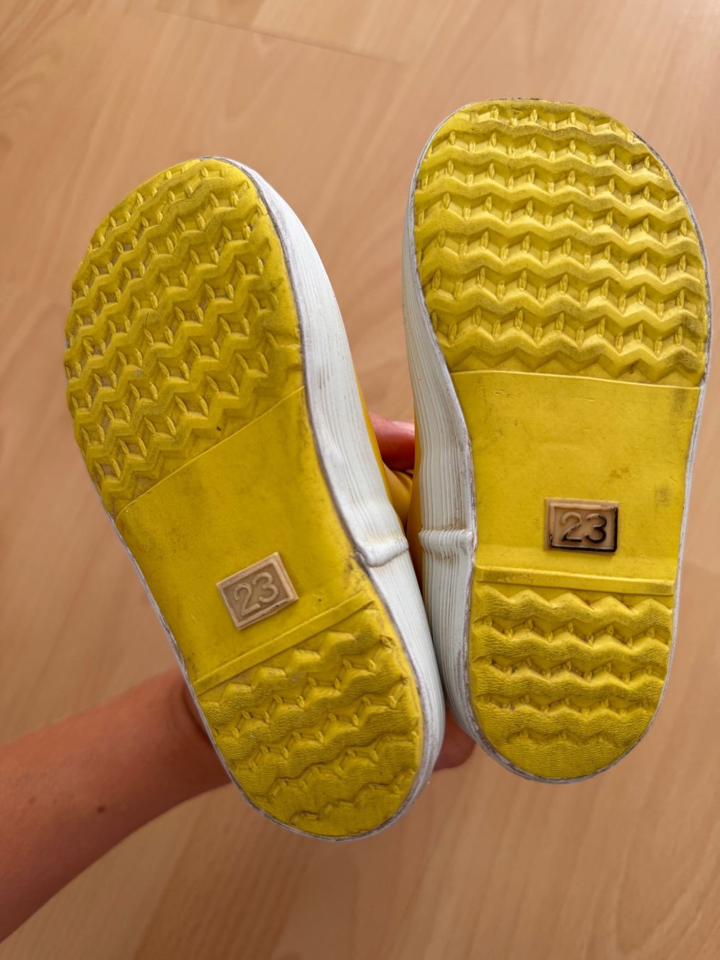 Chaussures garçon: Aigle - gelbe Kindergummistiefel – D'occasion à Zürich par laurapb 4