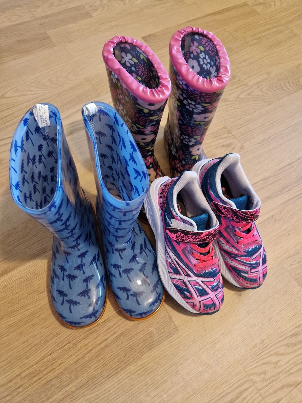 Scarpe per ragazzi: Kinderschuhe Gr. 30 – Usato da Lützelflüh - Goldbach venduto da Annegret1988