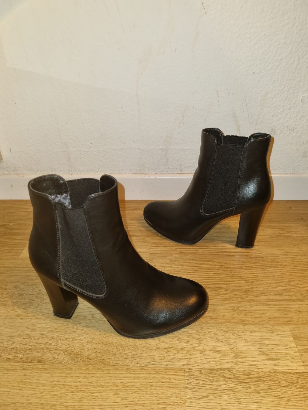 Scarpe da donna: Black heeled ankle boots, size 39, great condition! – Usato da Zürich venduto da aud_f2cx 3
