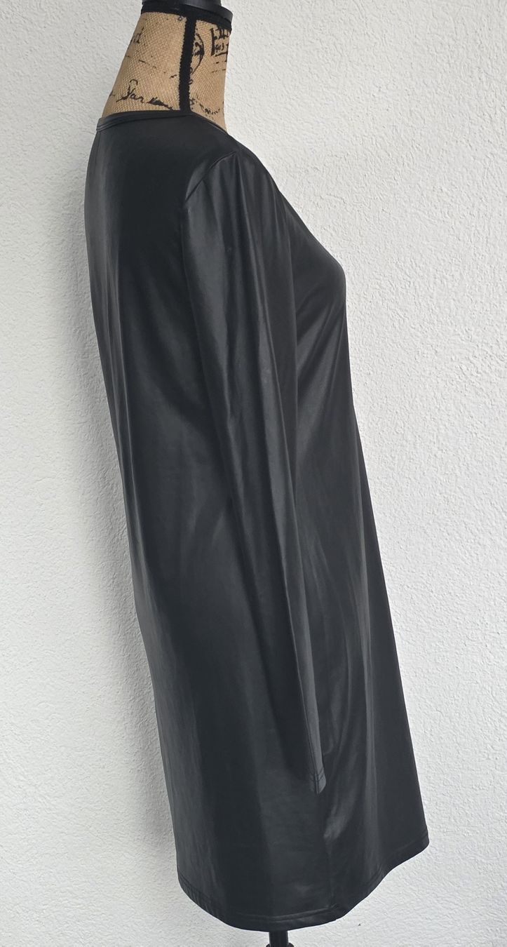 Kleider: Schwarzes Kleid in Lederoptik, Grösse L – Gebraucht aus Rheinsulz von Gilea 2