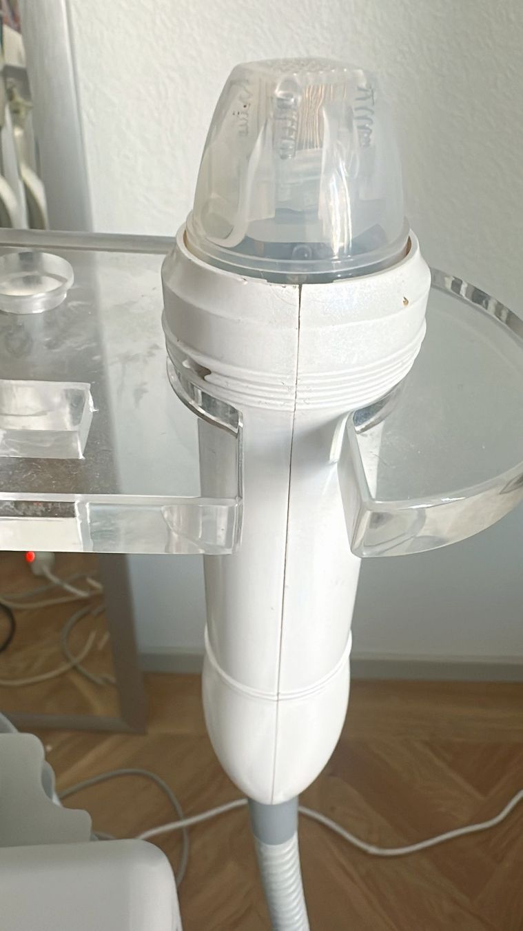 Attrezzature mediche: Cellina Micro RF V-Skin Needel System - Top Zustand – Usato da St. Gallen venduto da CaliSunshine 3