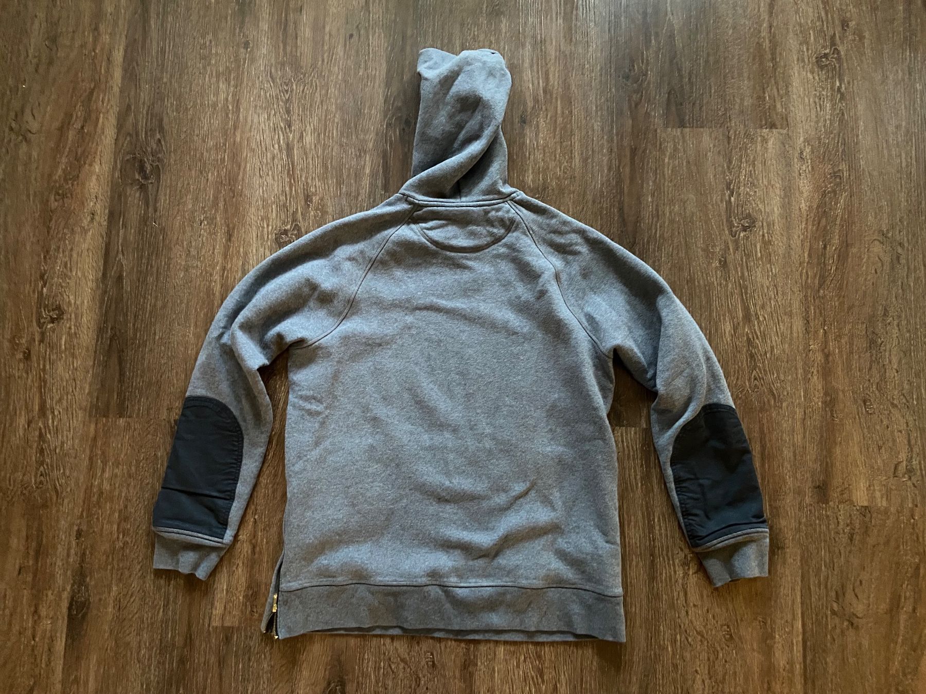 Under Armour Pullover & Sweatshirts: Under Armour Pulli Gr. L – Gebraucht aus Muttenz von bargain_hunter 3