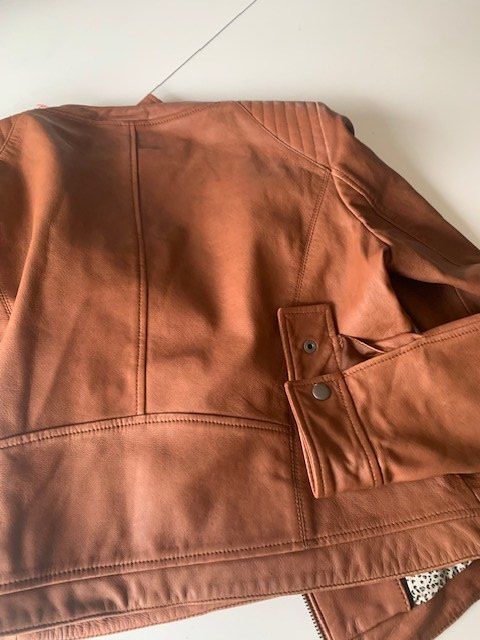 Giacche: 2 vestes cuir femmes – Usato da porrentruy venduto da choulchoul 3