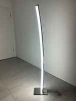 Stehlampe LED gebogen chrom moderner Stil