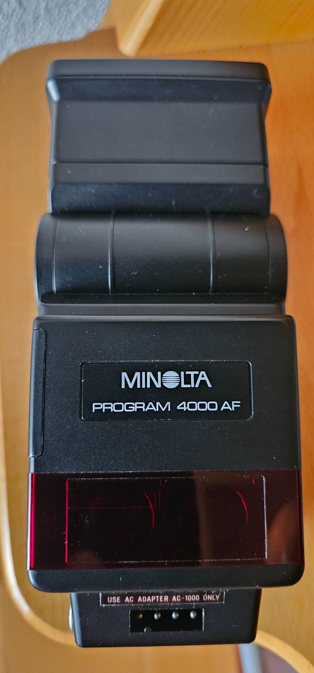 Minolta Flash: MINOLTA Programm 4000AF /Blitzgerät – Usato da Geuensee venduto da JeMaUrPe 1