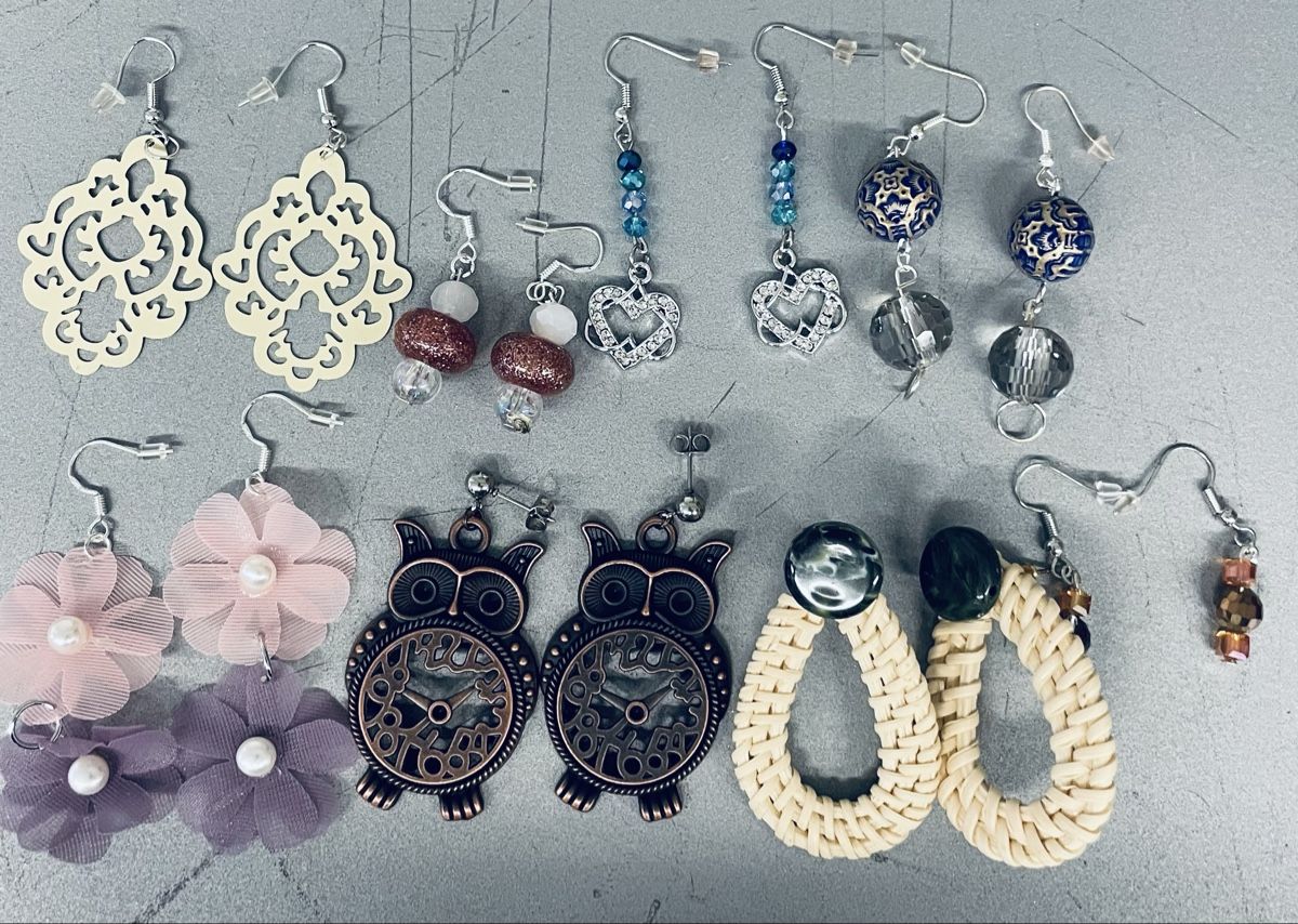 Orecchini pendenti & Orecchini a lobo: Set a 8 Ohrringe, Modeschmuck, – Nuovo e nell'imballaggio originale da Au ZH venduto da Jaggy4 1