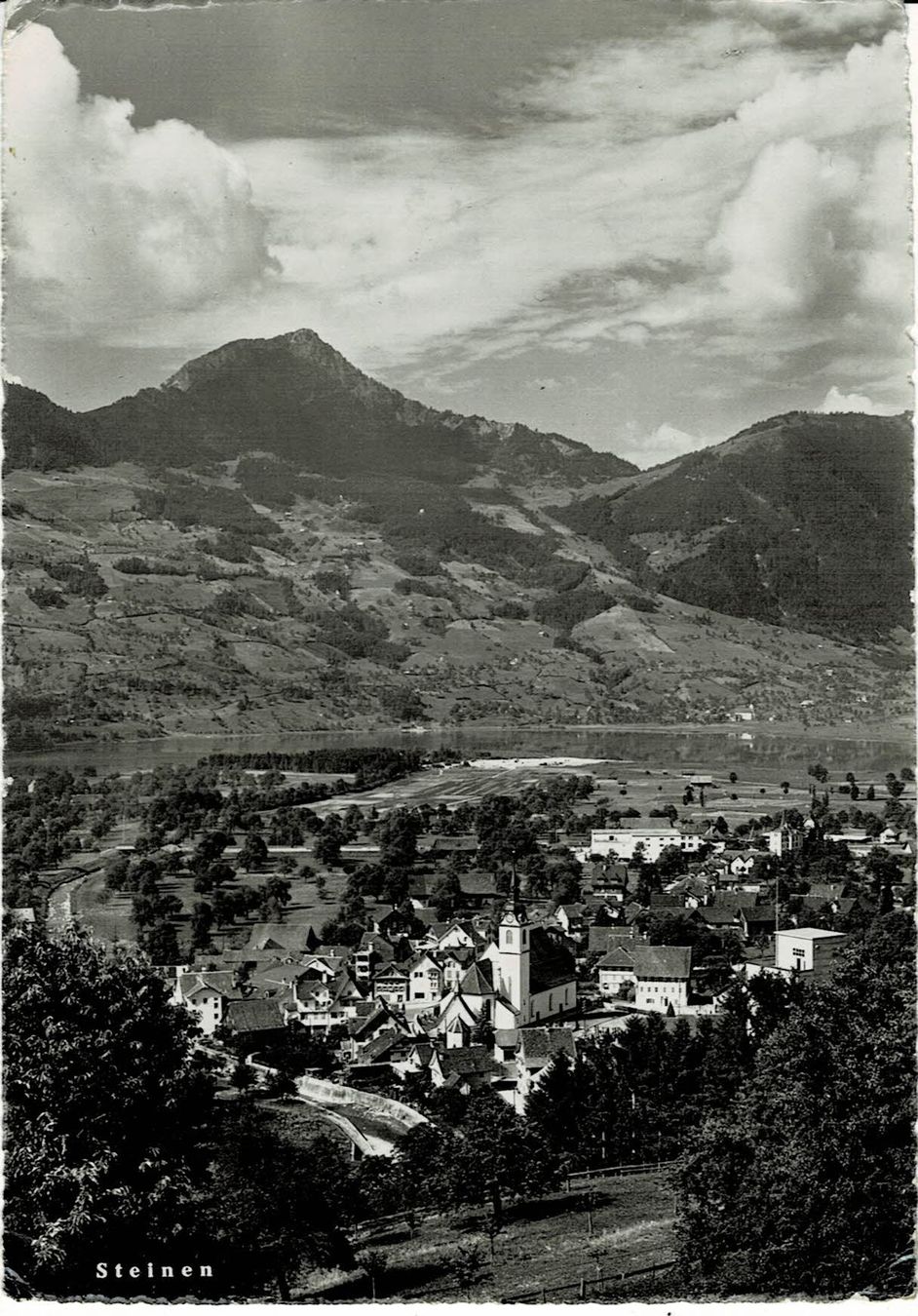 Cartoline postali: STEINEN SZ gel.1957! – Usato da Hergiswil NW venduto da Kartenfrau