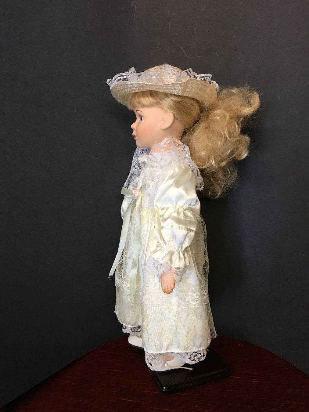 Bambole: Victoria "The Promenade Collection" – Usato da Schaffhausen venduto da sparzone 3