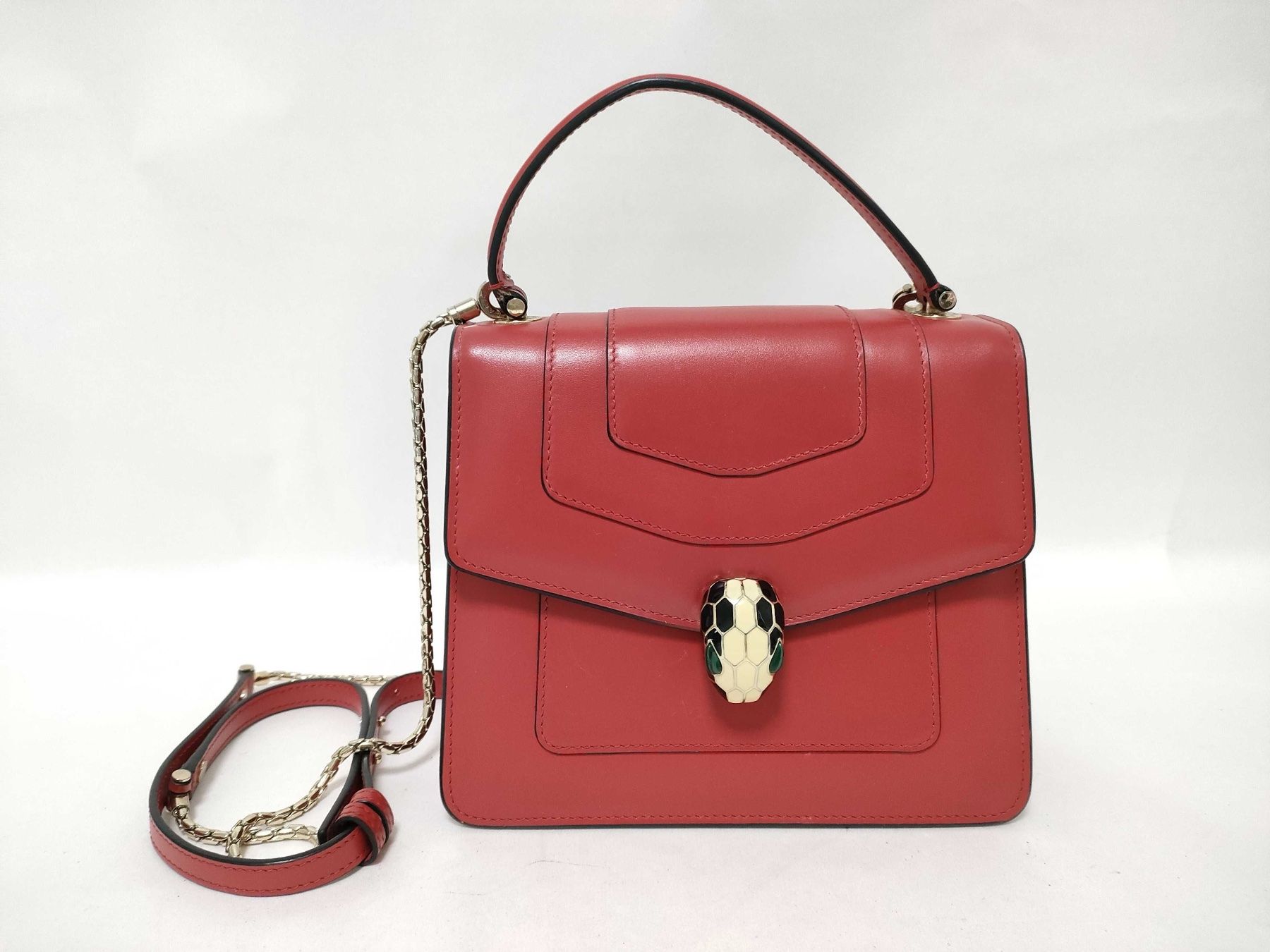 Bulgari Borse da donna: Wunderschöne Bulgari Serpenti Forever Top-Handle Bag in Rot – Usato da St. Gallen venduto da Love_Luxury