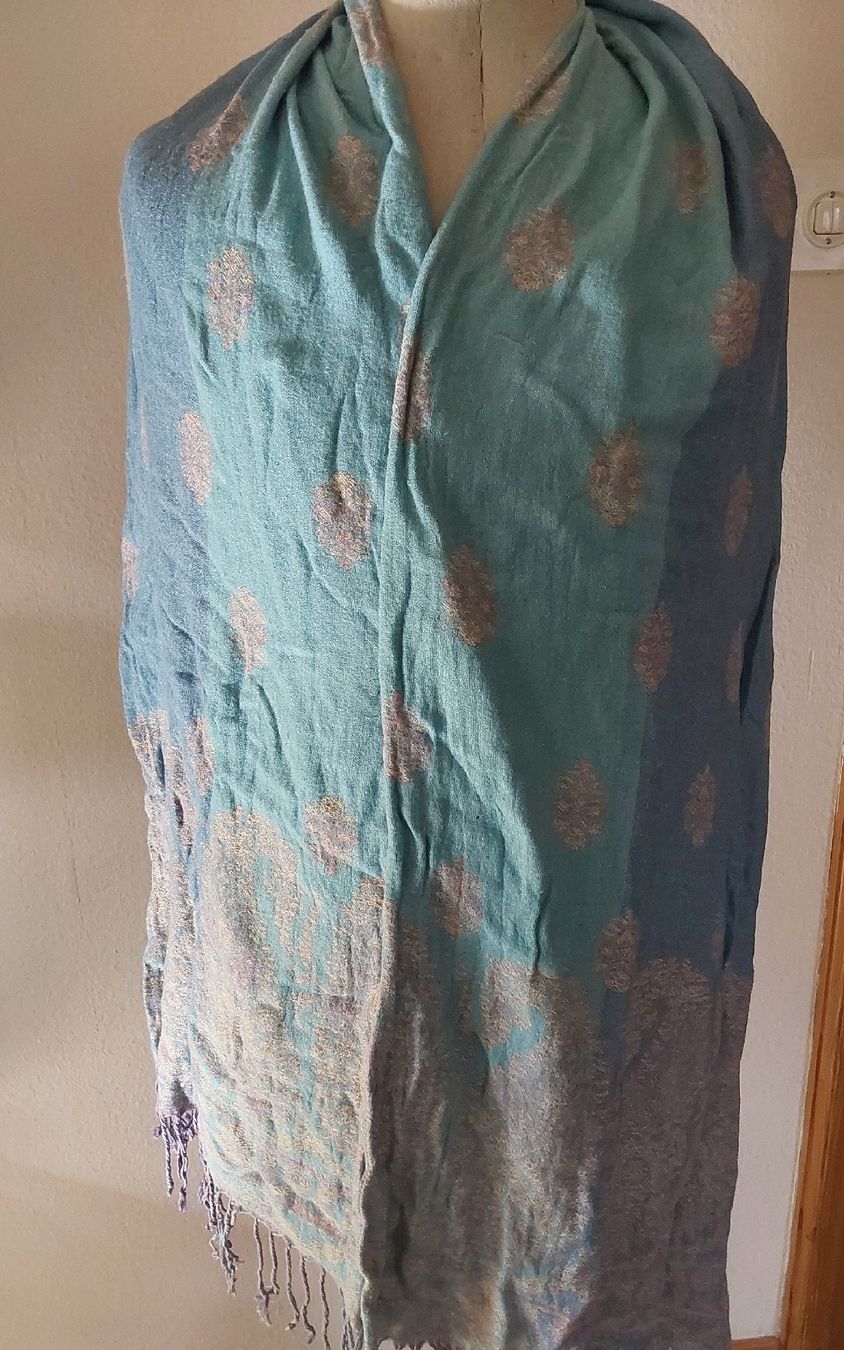 Foulards & écharpes: Schal mit Wolle hellblau – D'occasion à Köniz par scopello12 1