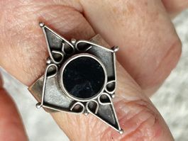 Silberring mit Onyx Spitz (Grösse 59.5)