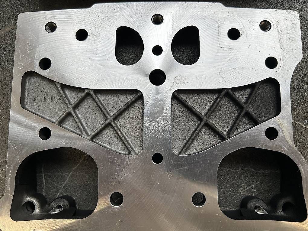Tutti i ricambio per moto: Harley Davidson OEM "Lower Rocker Box Cover" – Usato da Schlieren venduto da motostyling 4