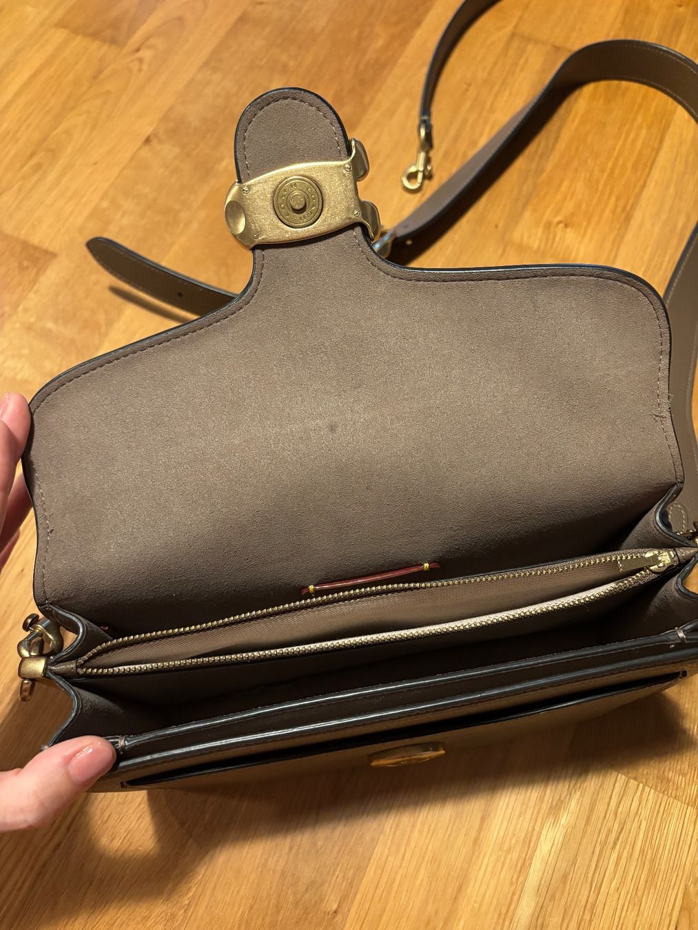 Coach Borse da donna: COACH PEBBLE TABBY - Handtasche - dark stone – Usato da Lenzburg venduto da ang_ly5t 4