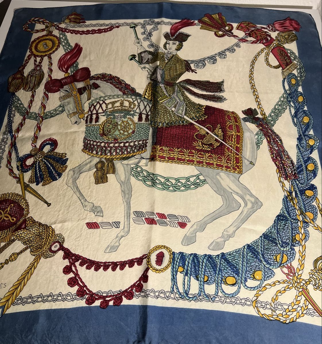 Hermès Foulard & Sciarpe: Carré Hermès, vintage – Usato da St-Pierre-Clages venduto da ste_xk6p 4