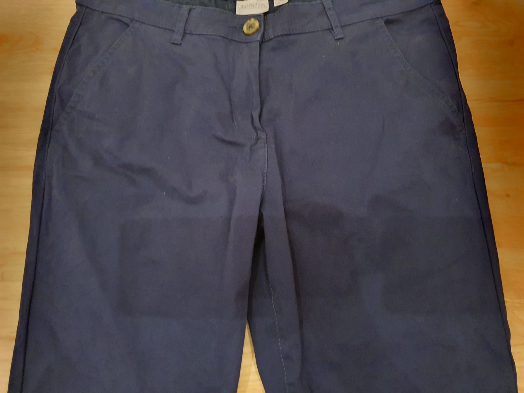 Pantaloni: Dunkelblaue Chino, Gr. 40 – Nuovo (secondo la descrizione) da Heinrichswil venduto da sabi2809 5